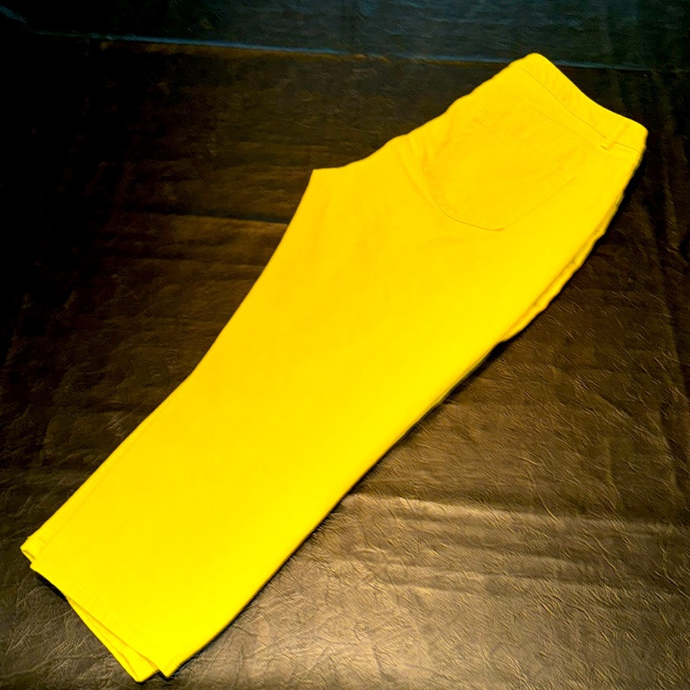 Coldwater Creek Capris, Chartreuse Color Denim, size 8